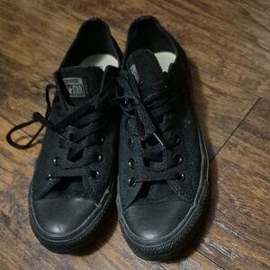 Converse Men Classic Black Sneakers